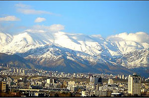 Тегеран-столица Ирана, лежащая у подножия горного массива Эльбрус