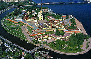 Заячий остров с Петропавловским собором в центре